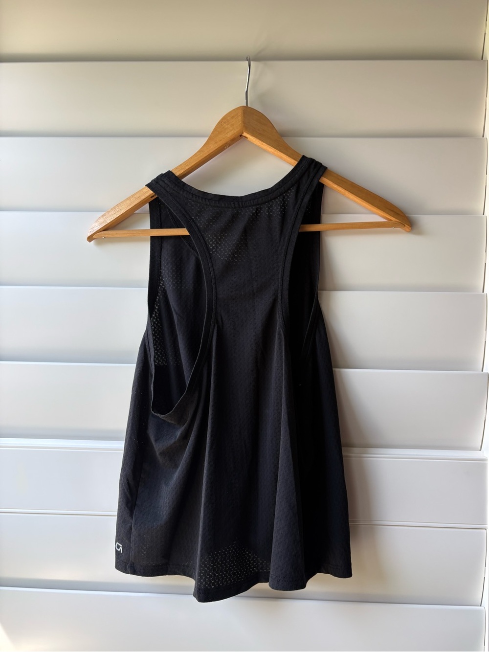 Gap Fit breathe Black Performance or workout Tank Top - Picture 2 of 4